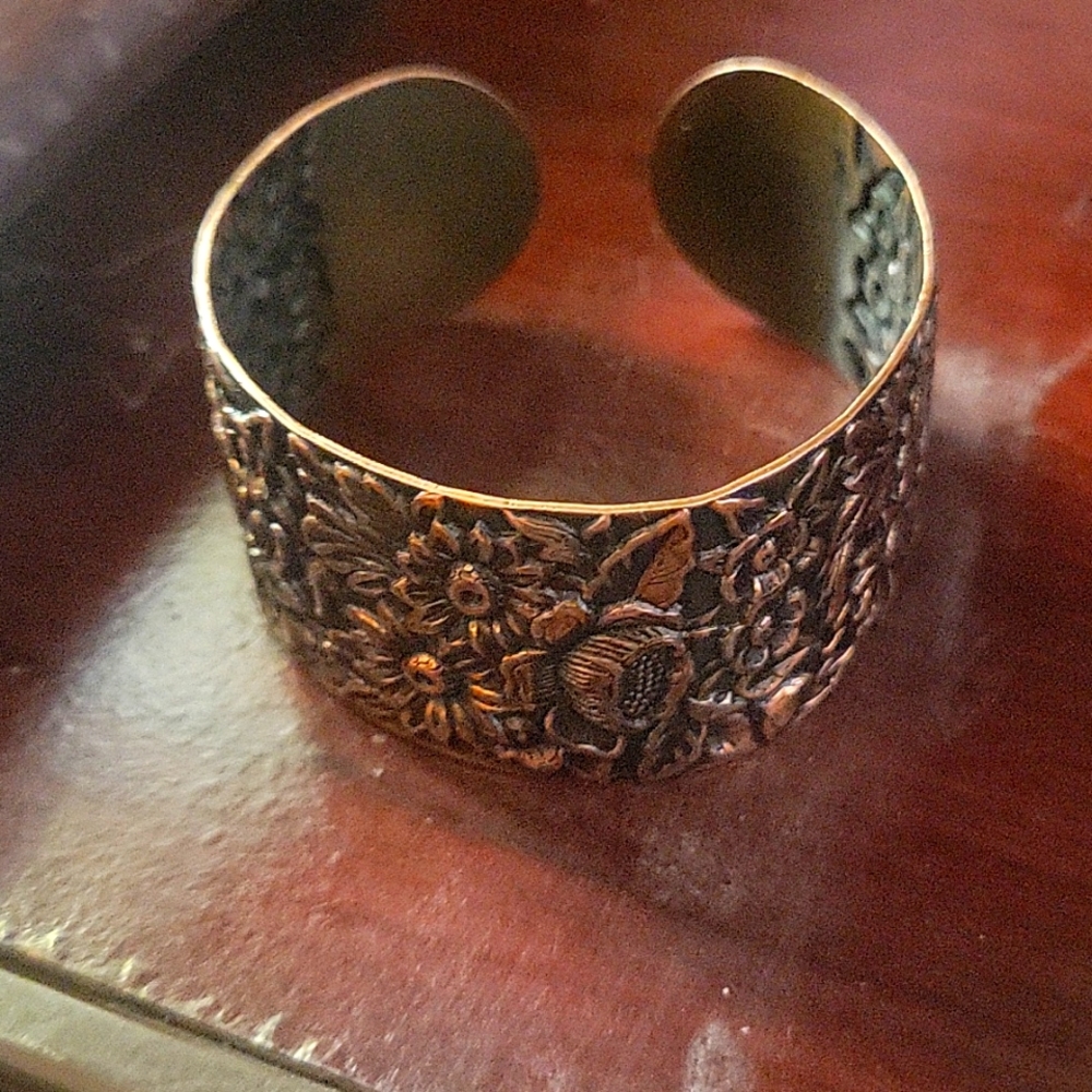 Vintage jewelry bracelet pure brass very rare and very elegant